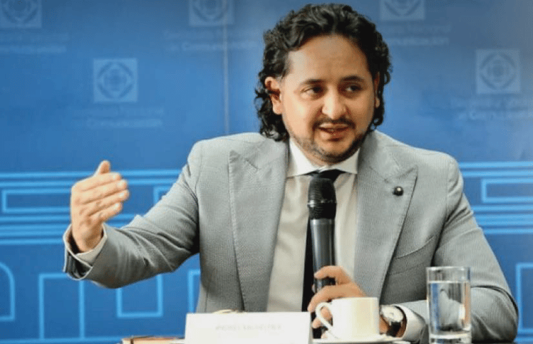 Secom insta a periodista a pedir disculpas públicas
