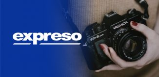 Fiscal y un policía obligan a fotógrafa a borrar su material