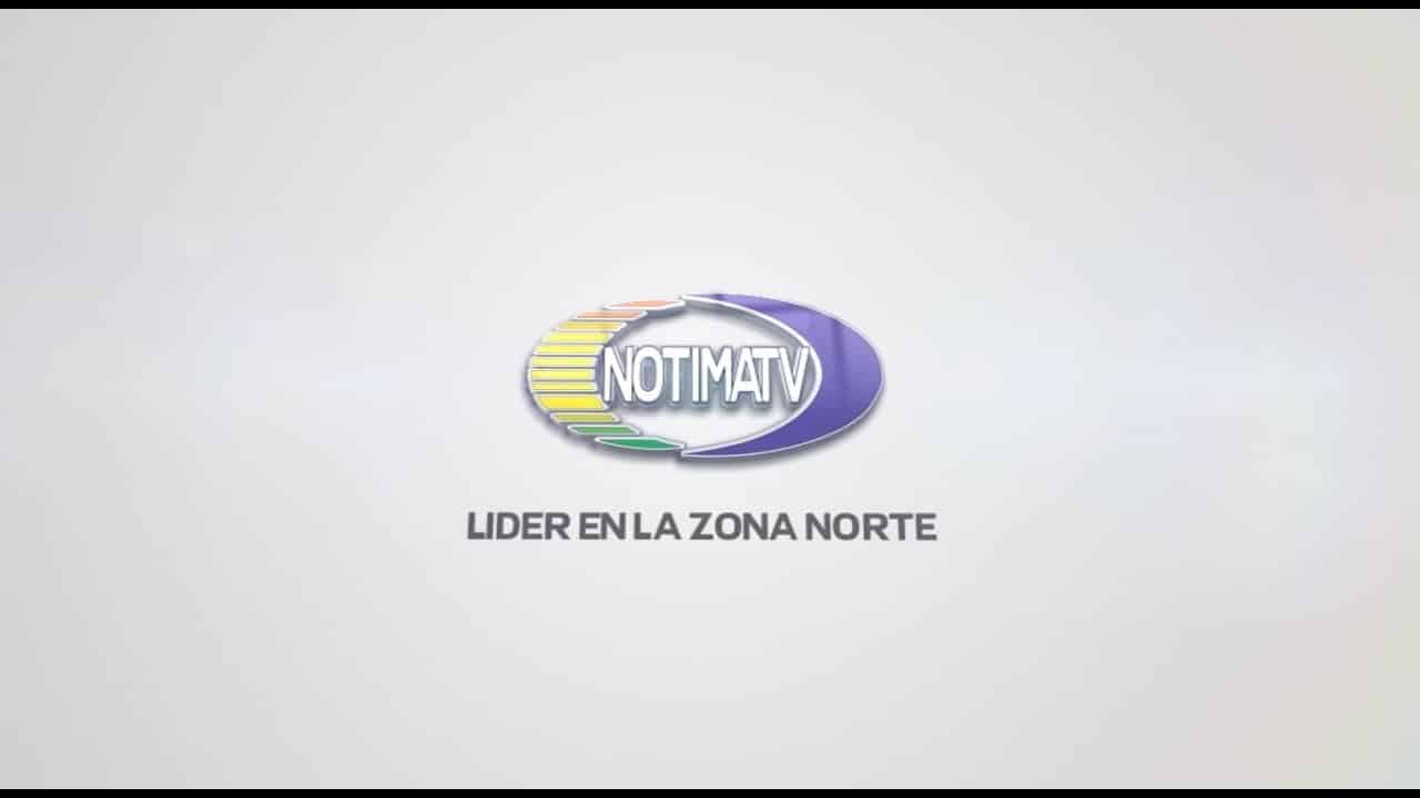 Reportera denuncia robo en parada de autobús