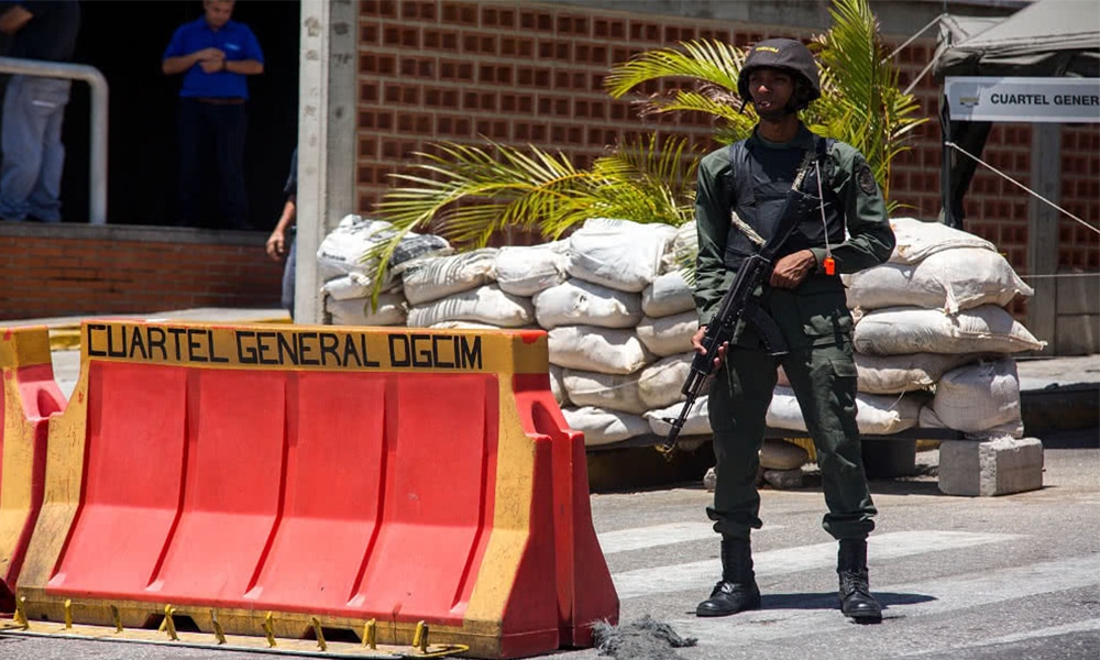 Reportero gráfico fue detenido y su material borrado mientras cubría liberación de presos políticos