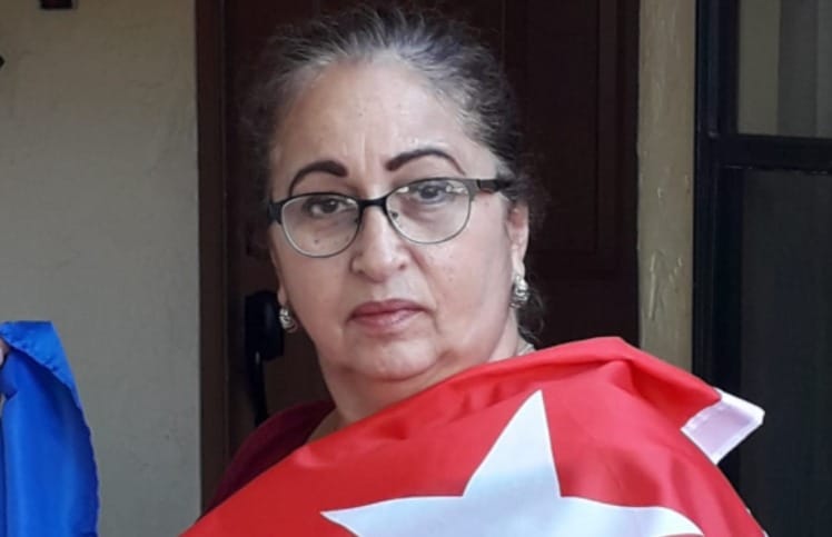 Autoridades cubanas prohíben a la periodista Miriam Celaya salir del país.