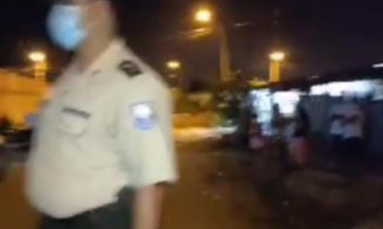 Policías agreden a periodista durante cobertura en frontera con Perú