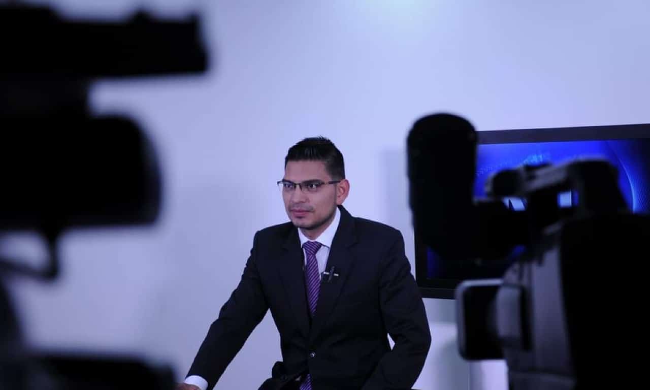 Actualización: Periodista de Cotopaxi Noticias alerta de un intento de impedir su trabajo. Autoridad lo niega.
