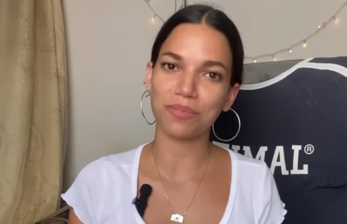 Youtuber cubana, Claudia (Clau) Tropiezos, abandona la isla