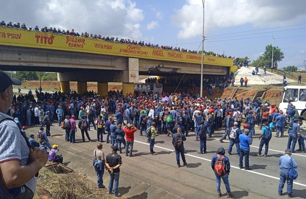 Impiden acceso a periodistas para cubrir protesta de Sidor en Bolívar