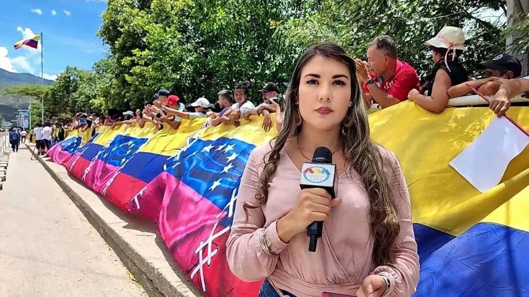Lanzan panfletos contra reportera en CNP de Táchira