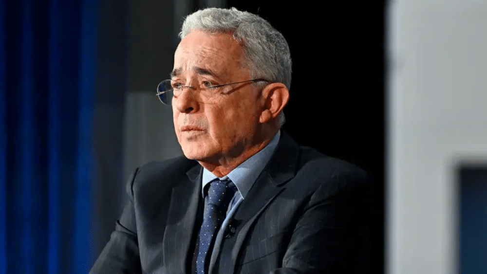 Fiscalía respalda caso de acoso judicial del ex presidente Álvaro Uribe en contra del caricaturista ‘Bacteria’