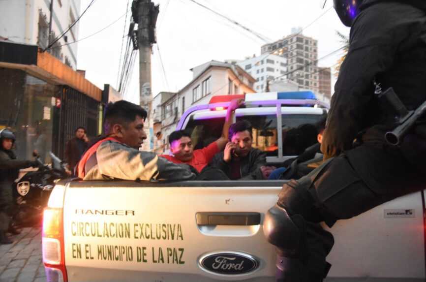 Mineros hostigan a periodistas e impiden cobertura informativa