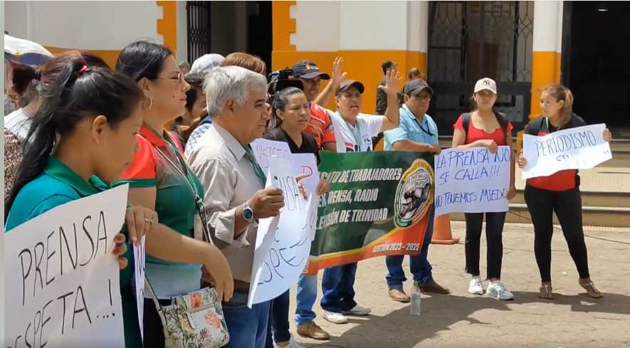 Periodistas de Trinidad en emergencia por frecuentes agresiones de funcionarios