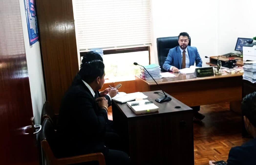 Empujones y restricciones dificultaron cobertura de audiencia contra Evo Morales