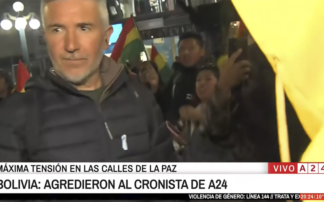 Equipo de prensa argentino fue agredido por ciudadanos que defienden la democracia