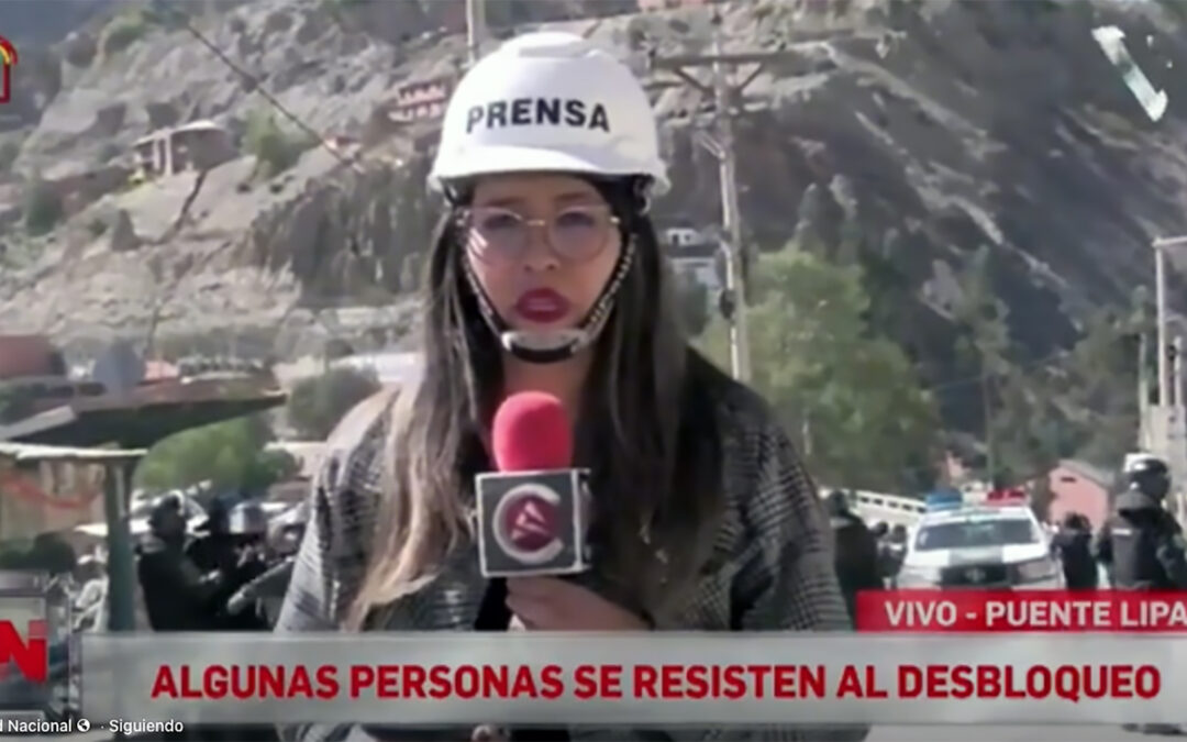 Bolivia | Dos reporteros lesionados y varios equipos de prensa atacados en la población de Lipari