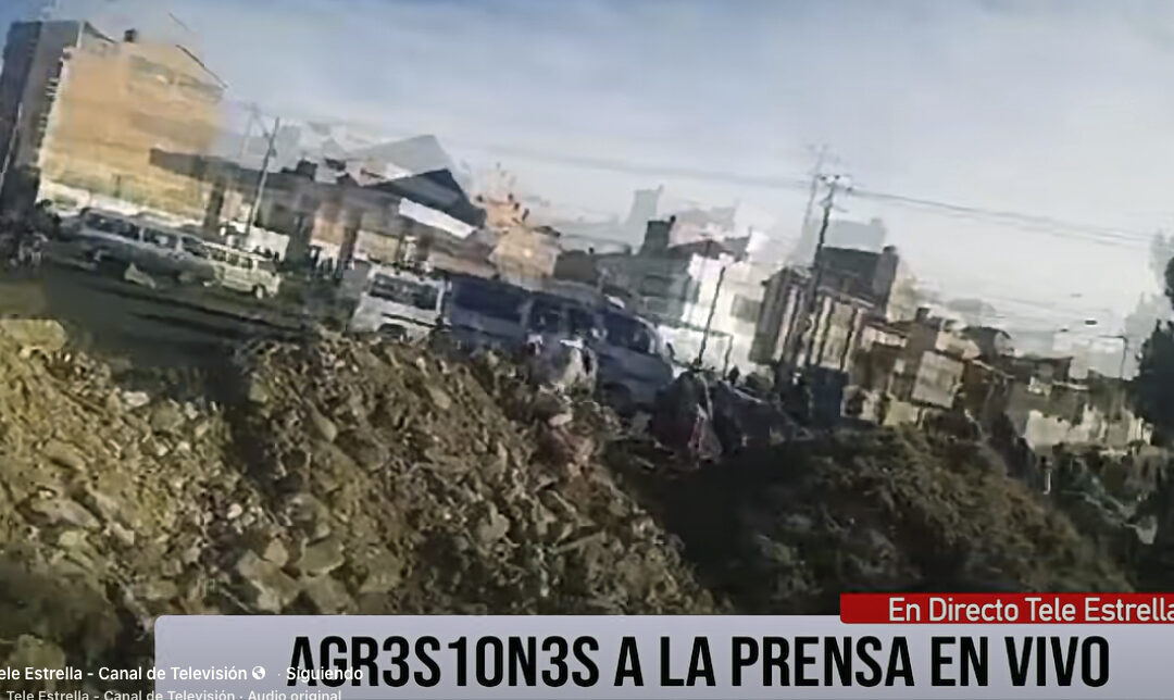 Bolivia | Una reportera fue agredida e interrumpió su transmisión en un punto de bloqueo de El Alto